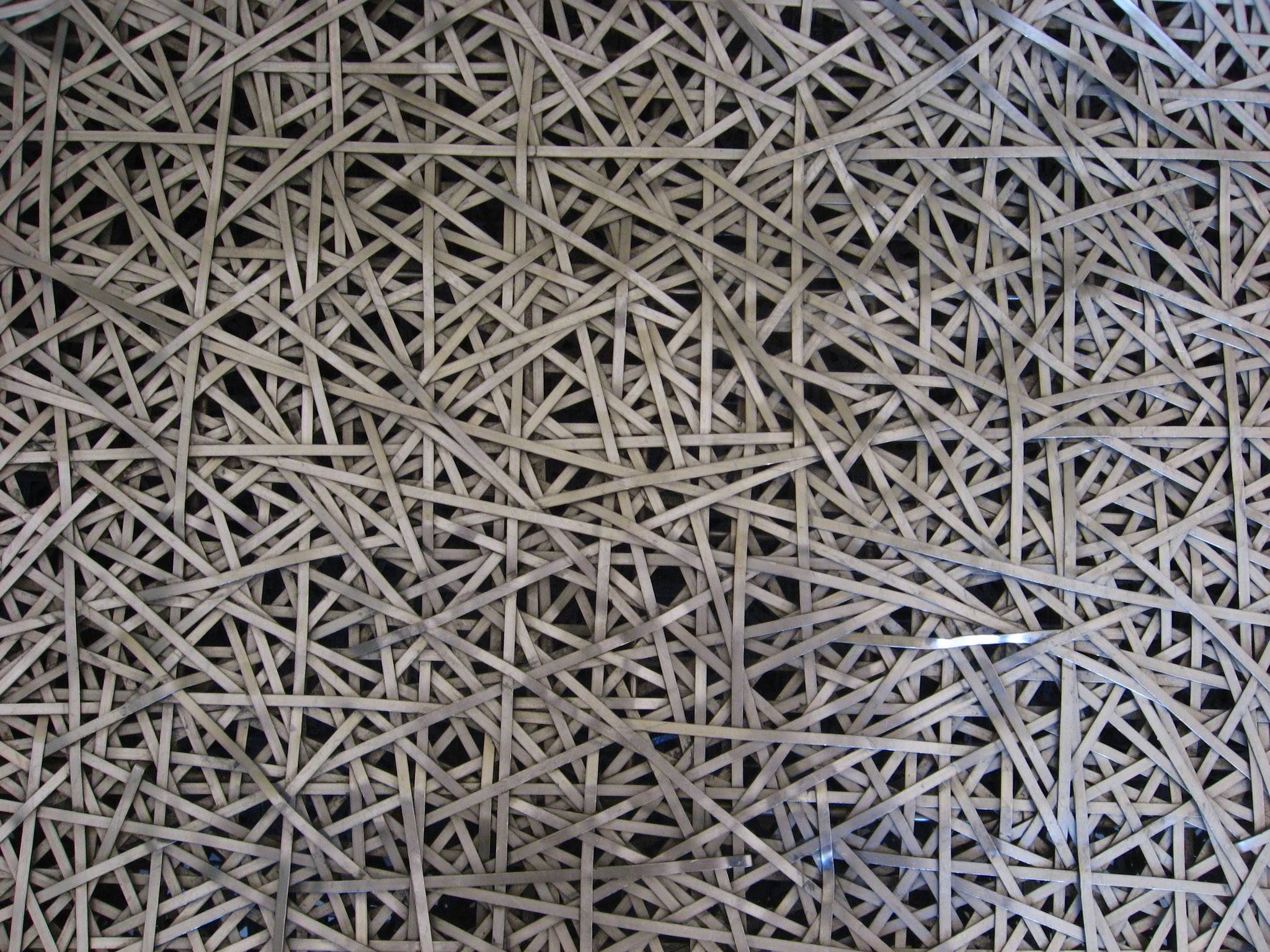 Metal imperfecto, intrincado y artesanal. Photo by: Gustavo Adrián Salvini